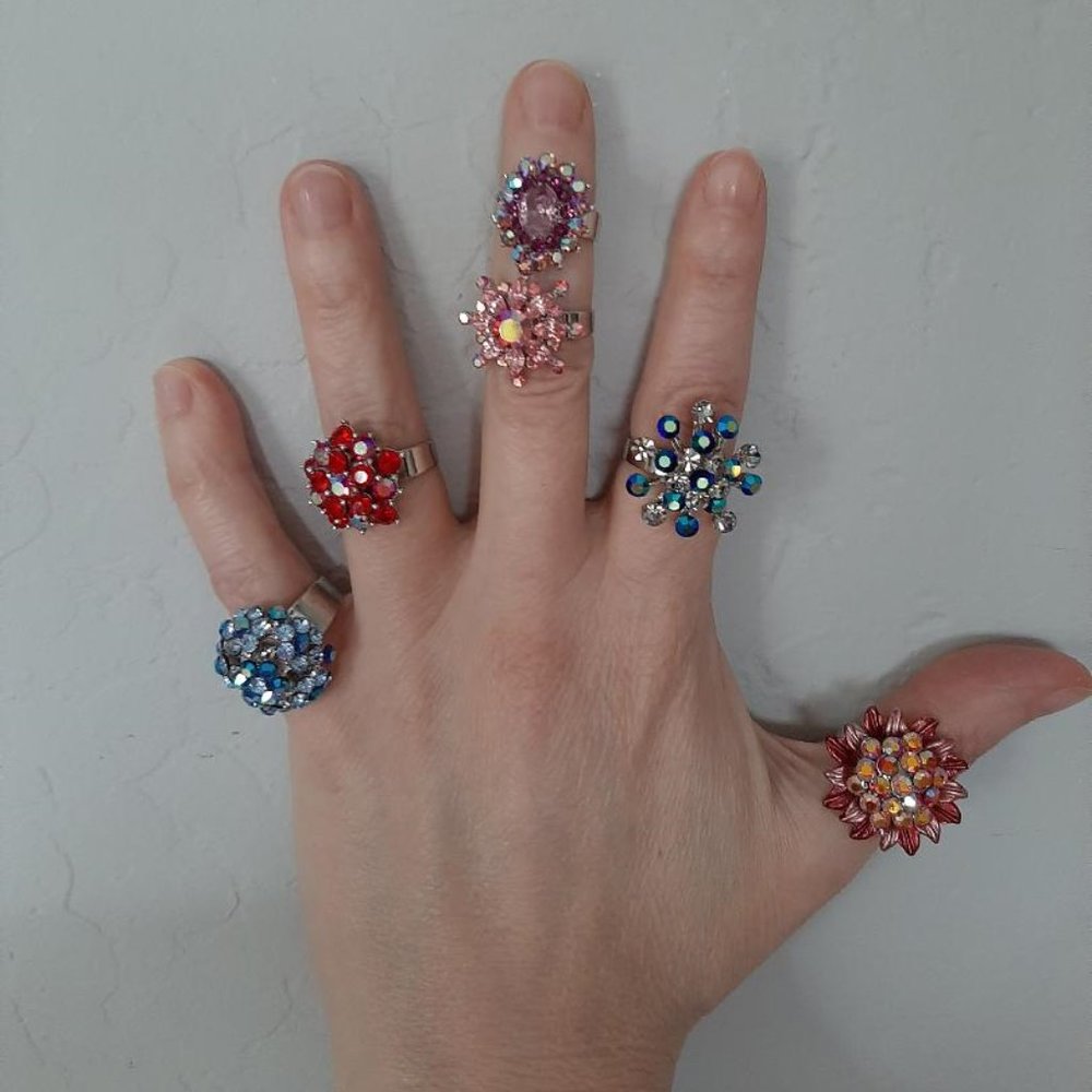 Set of 6 adjustable rings - multiple colors